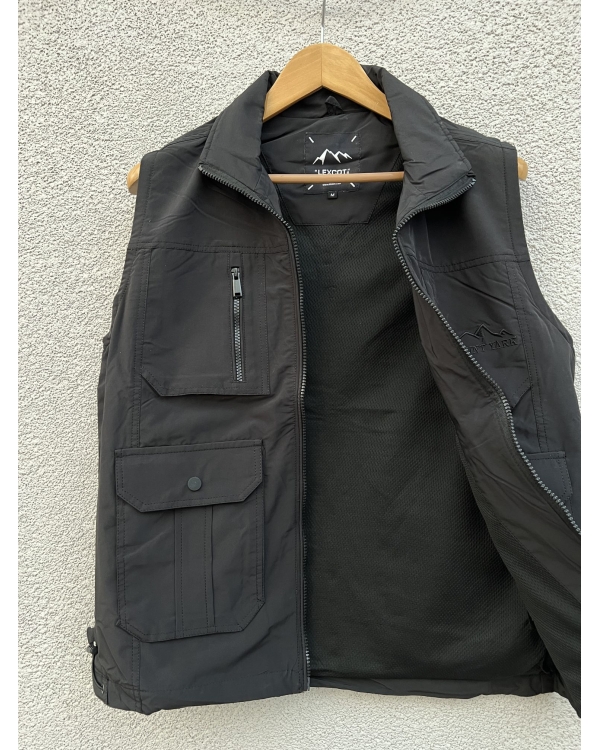 Men’s  sleeveless cargo pocket jacket- black